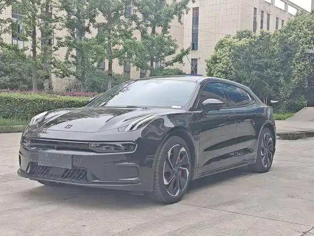 2022 Zeekr 001