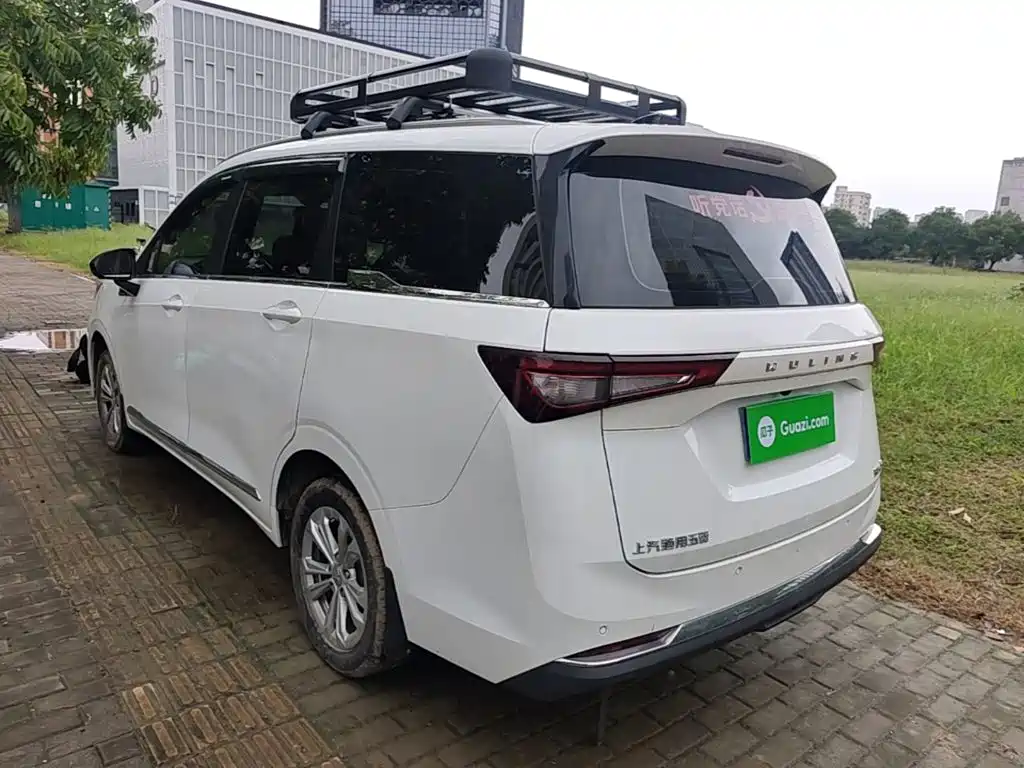 Wuling Jiachen — миниатюра 5