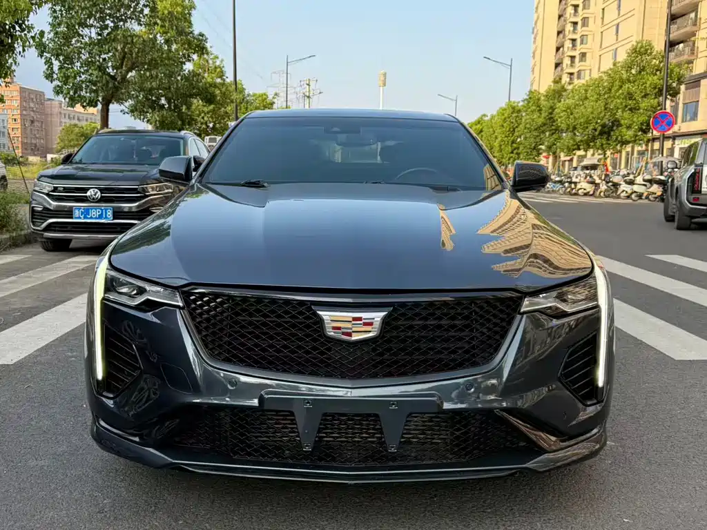 Cadillac CT4 - фото 2