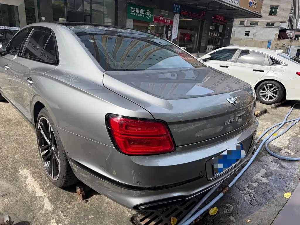 Bentley Flying Spur — миниатюра 8