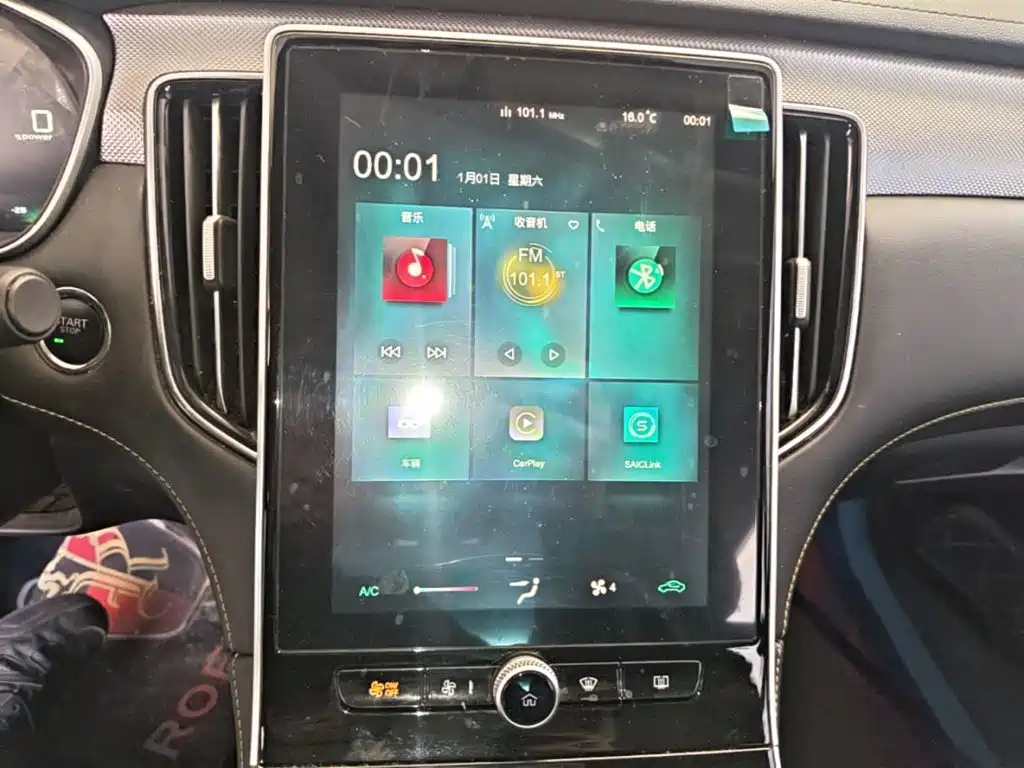 Roewe i6 MAX New Energy — миниатюра 13