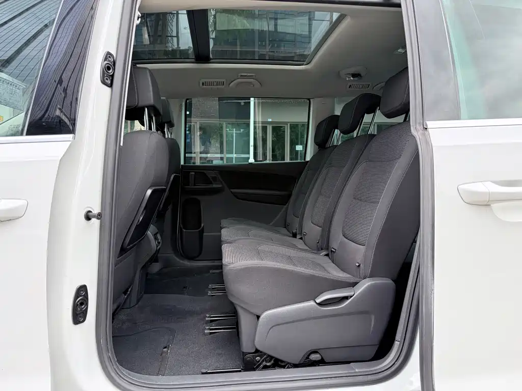 Volkswagen Xia 2016 380TSI 7 мест