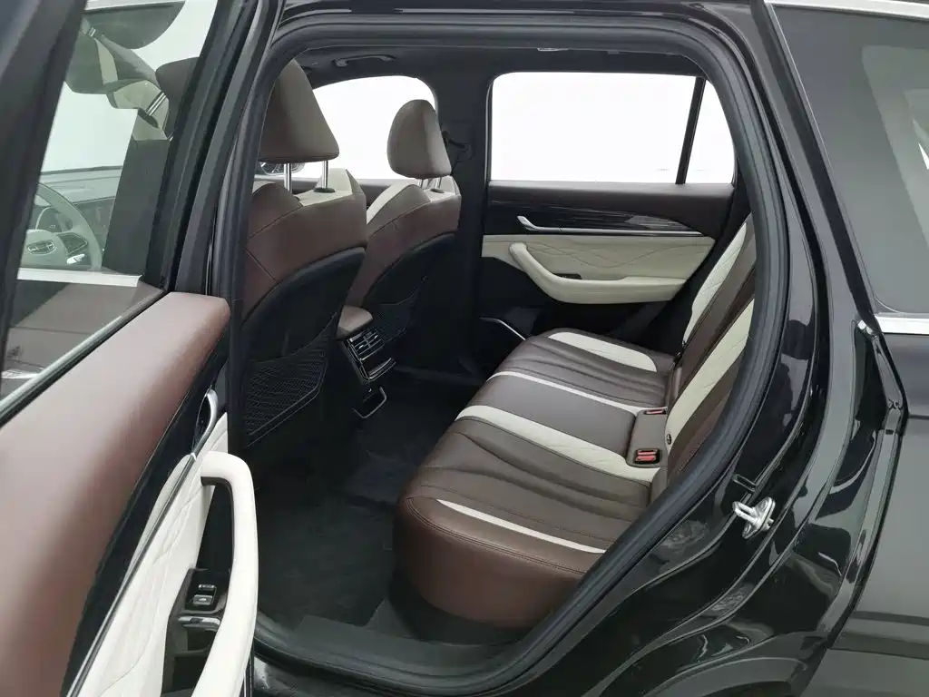 Geely Xingyue L — миниатюра 15