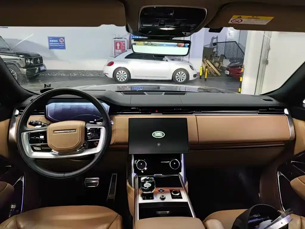 Land Rover Range Rover 2023 3.0 L6 400PS мест Long Wheelbase