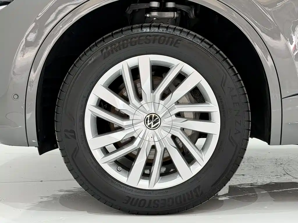 Volkswagen Touareg — миниатюра 11
