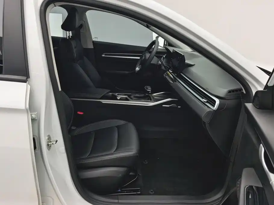 Geely Emgrand — миниатюра 8