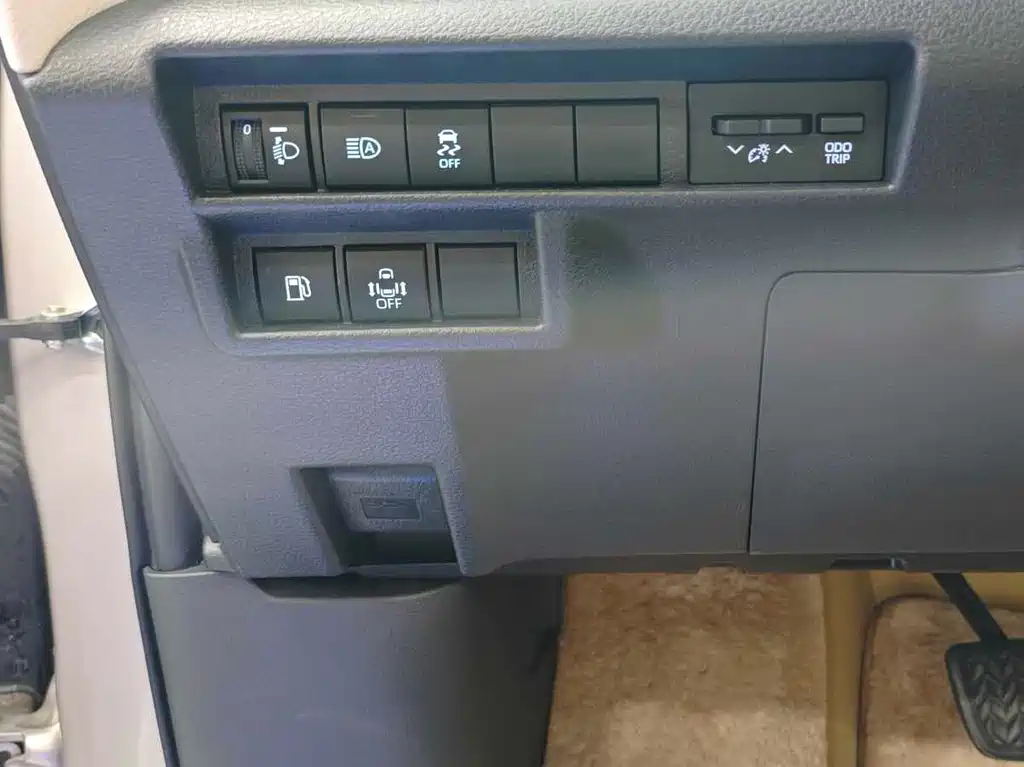 Toyota Sienna — миниатюра 19