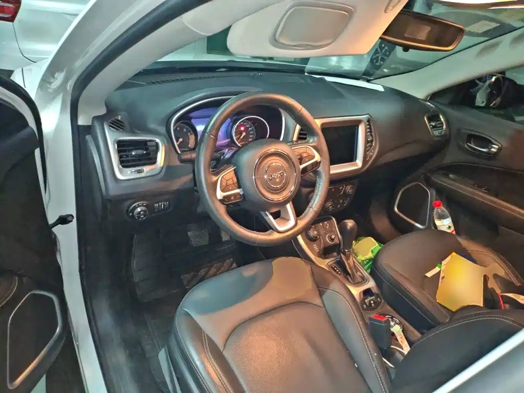 Jeep Compass — миниатюра 5