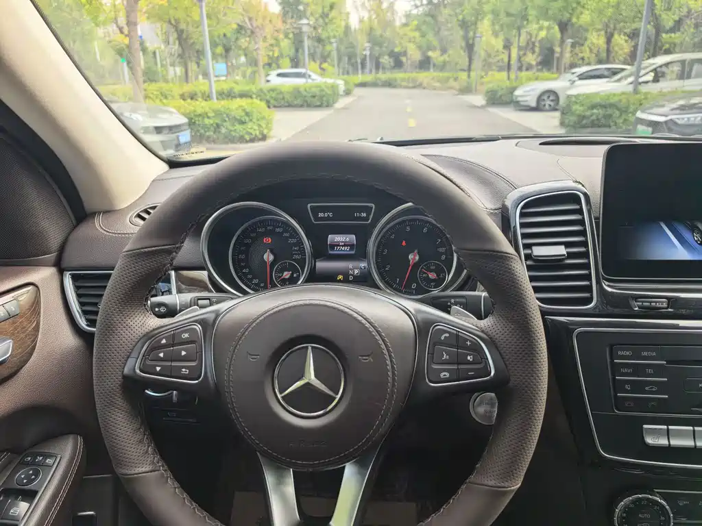 Mercedes-Benz GLS — миниатюра 6