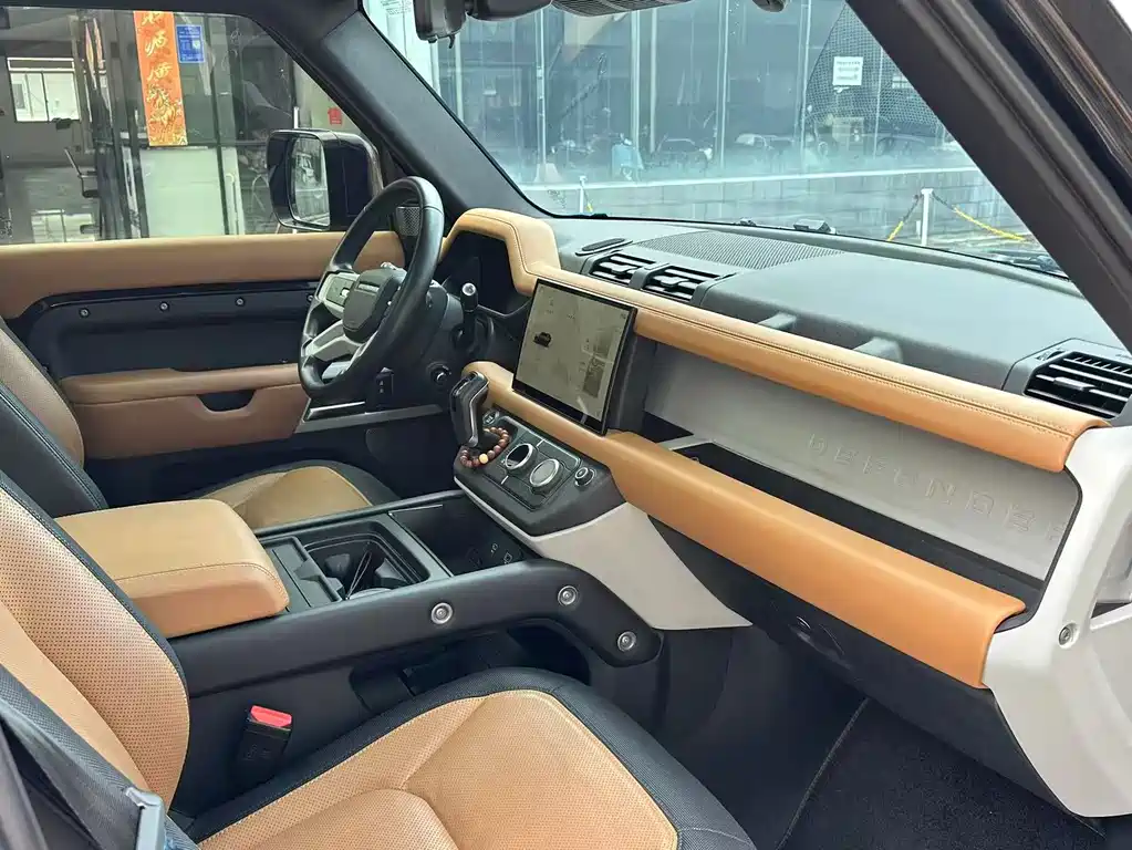 Land Rover Defender — миниатюра 6