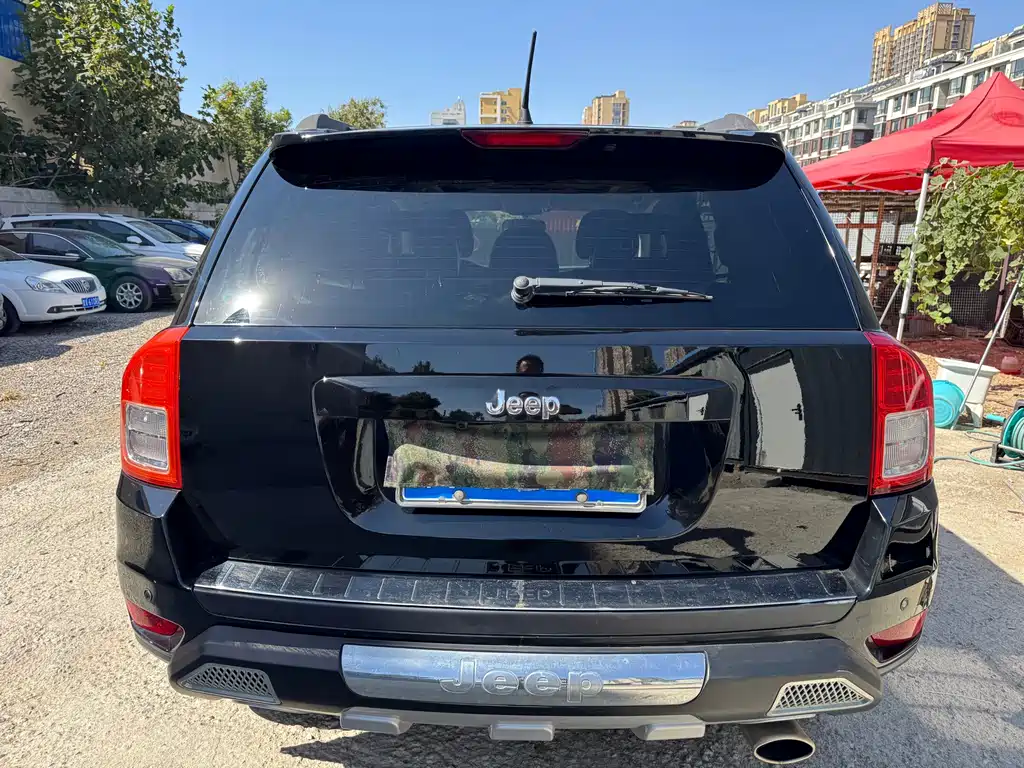 Jeep Compass (Import) — миниатюра 5