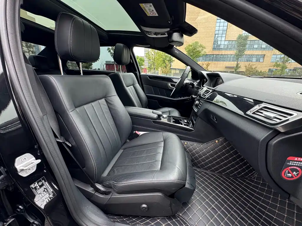 Mercedes-Benz E-Class — миниатюра 11