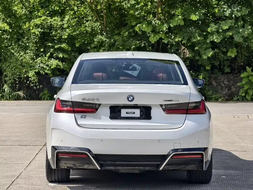 BMW i3 — миниатюра 9