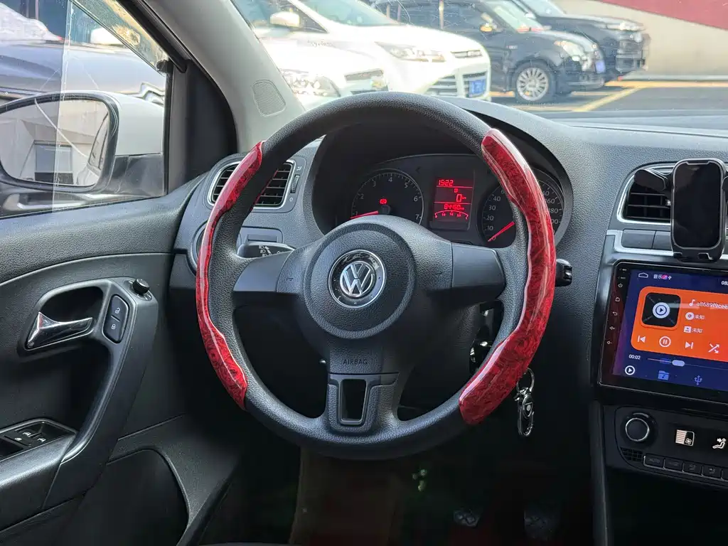 Volkswagen Polo — миниатюра 6