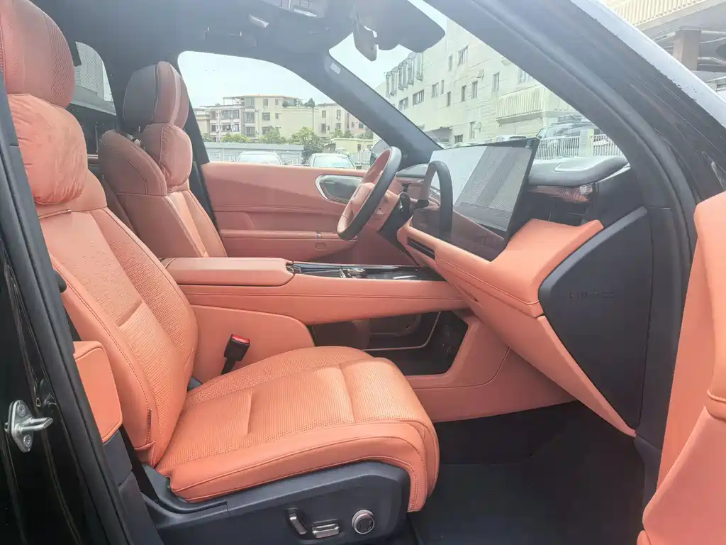 Lynk & Co Рука 900. — миниатюра 12