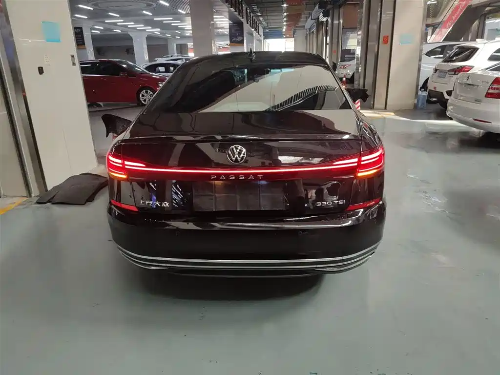 Volkswagen Passat 2023 330TSI Luxury
