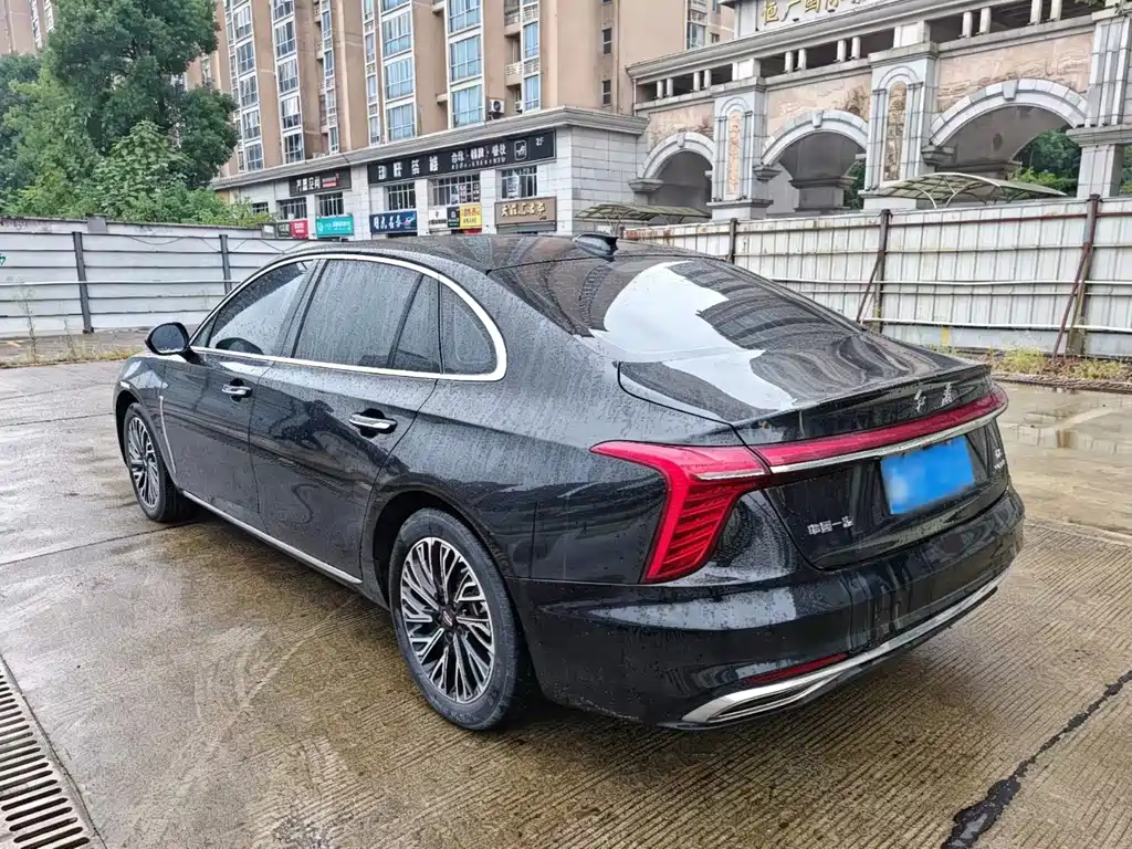 Hongqi Hongqi H5 — миниатюра 7