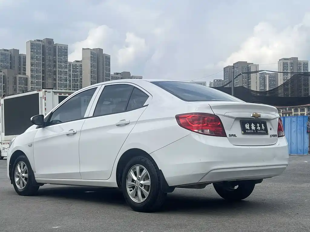 Chevrolet Sail — миниатюра 11