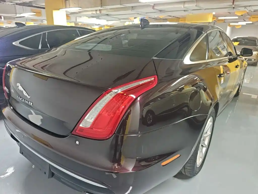 Jaguar XJ — миниатюра 7