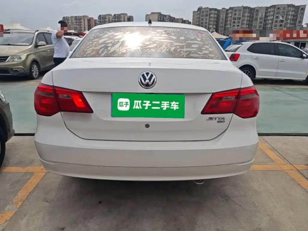 Volkswagen Jetta — миниатюра 6