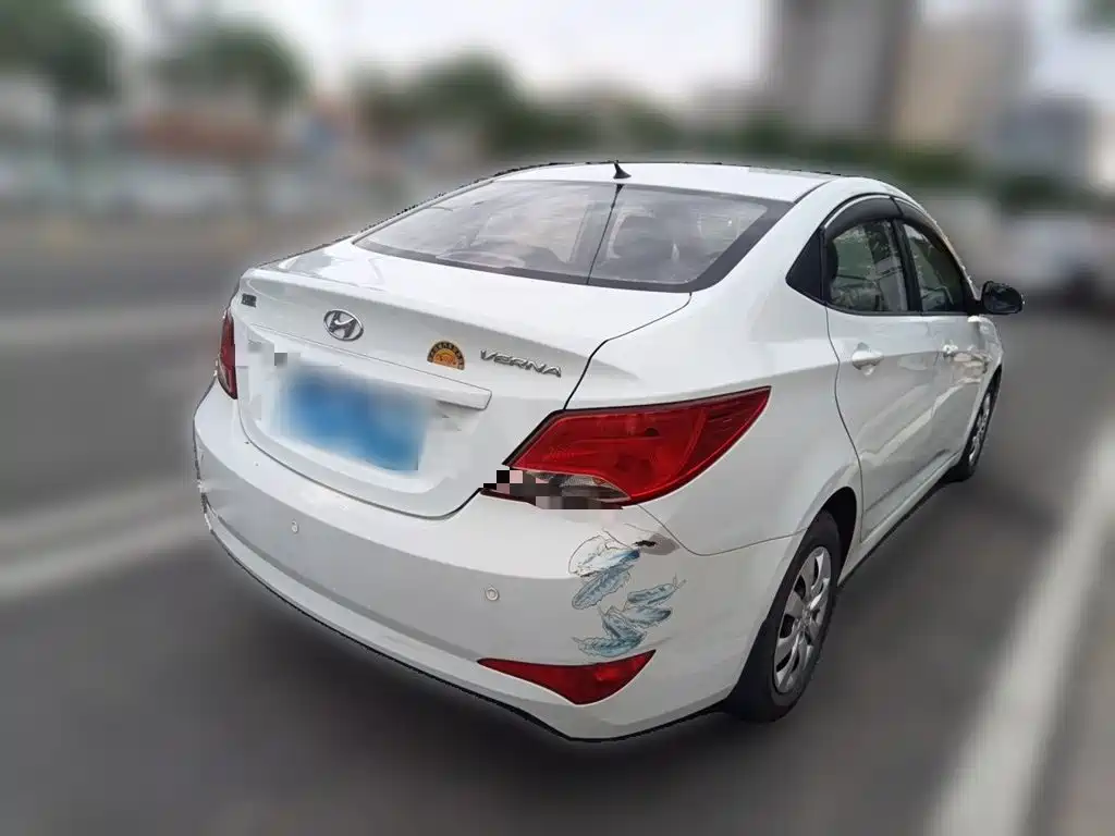 Hyundai Verna — миниатюра 4