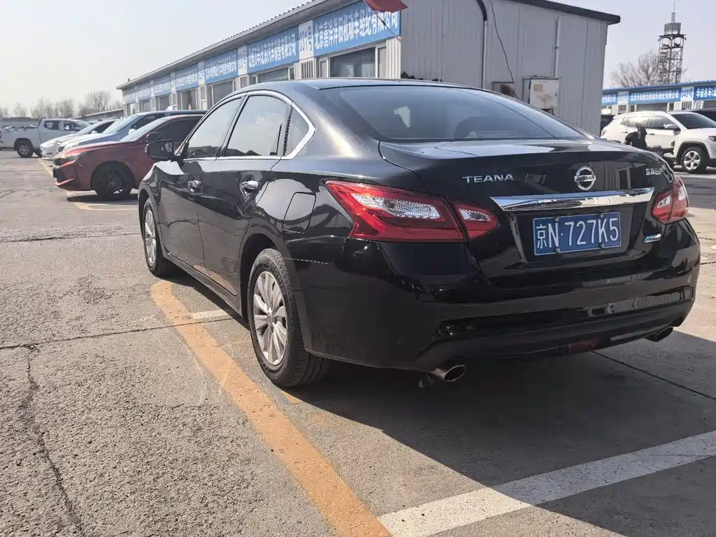 NISSAN TEANA