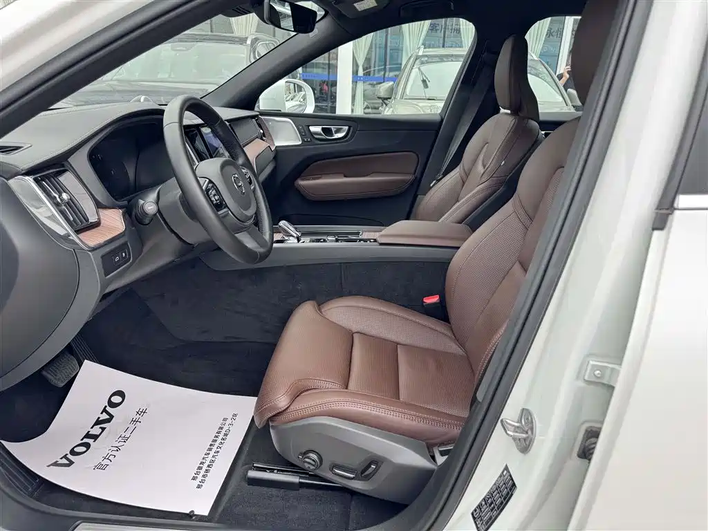 VOLVO XC60 PLUG IN HYBRID