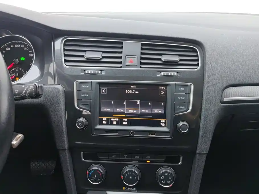 Volkswagen Golf — миниатюра 13