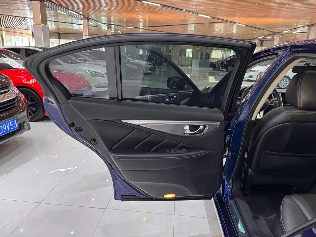 Infiniti Q50L — миниатюра 17
