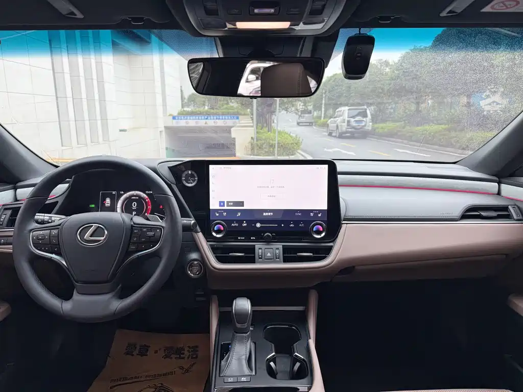 Lexus ES — миниатюра 13