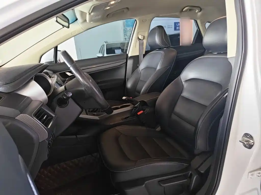 Geely Emgrand GS — миниатюра 15