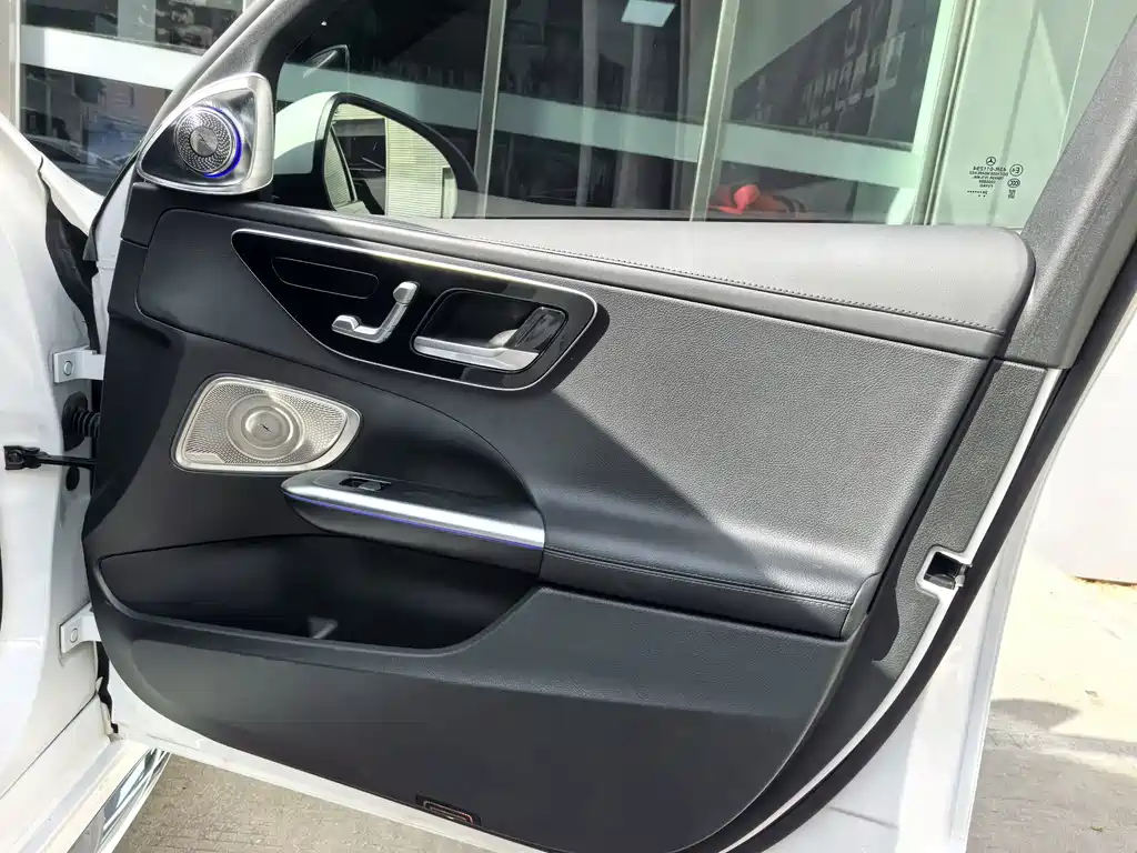 Mercedes-Benz C-Class — миниатюра 17
