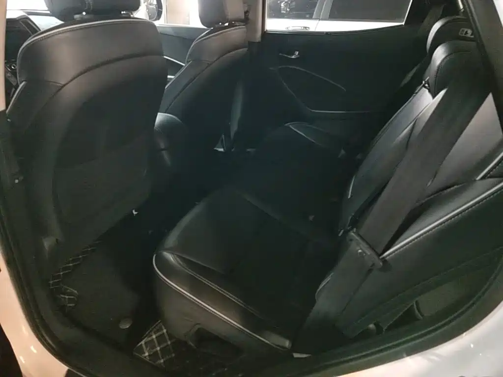 Hyundai Santa Fe — миниатюра 17