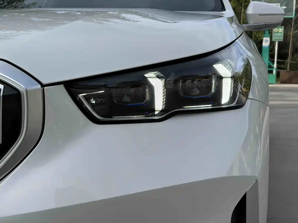 BMW 5 Series — миниатюра 15