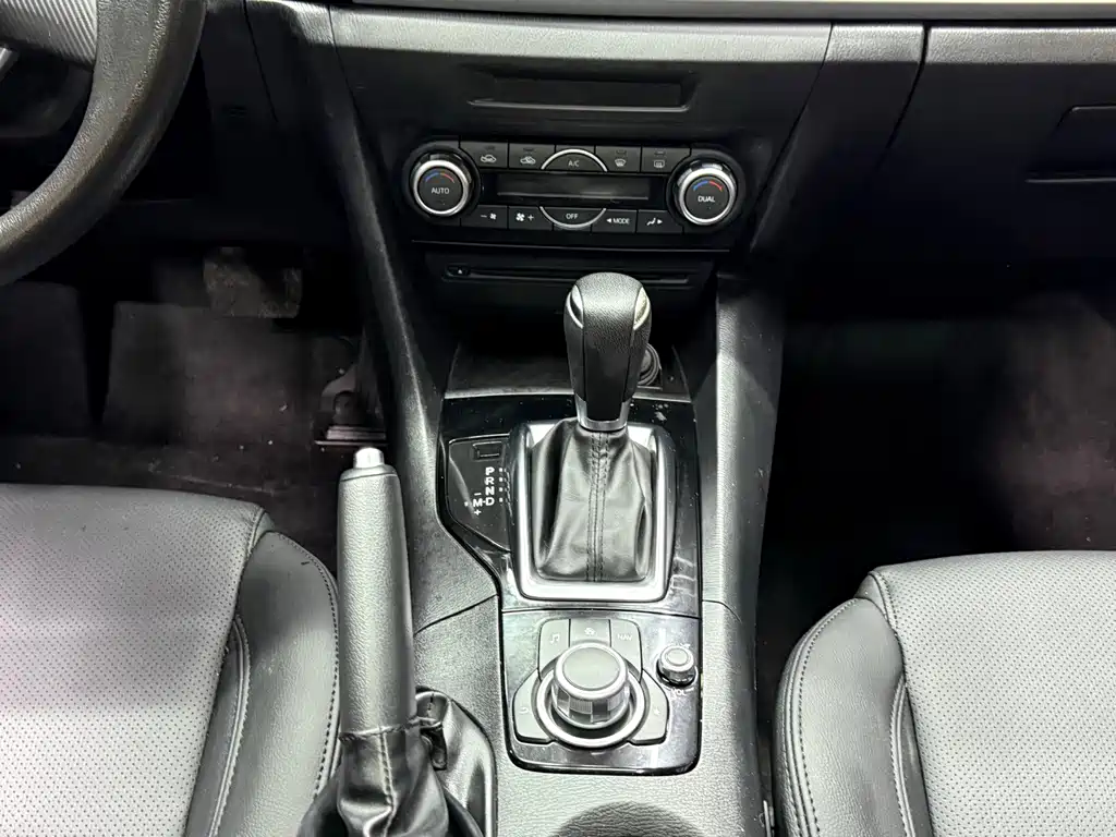 Mazda 3 Axela — миниатюра 16