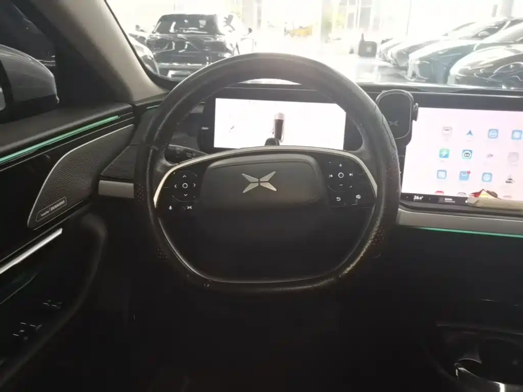 XPeng P7 — миниатюра 11