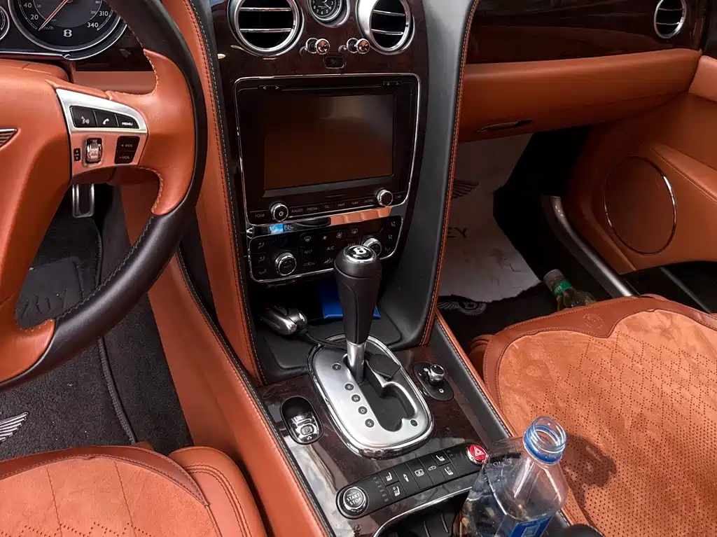 Bentley Flying Spur — миниатюра 12