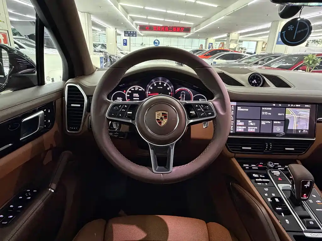 Porsche Cayenne — миниатюра 8