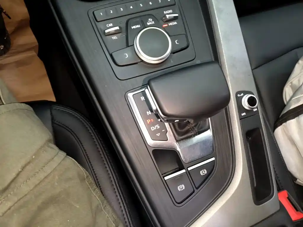Audi A4L — миниатюра 14