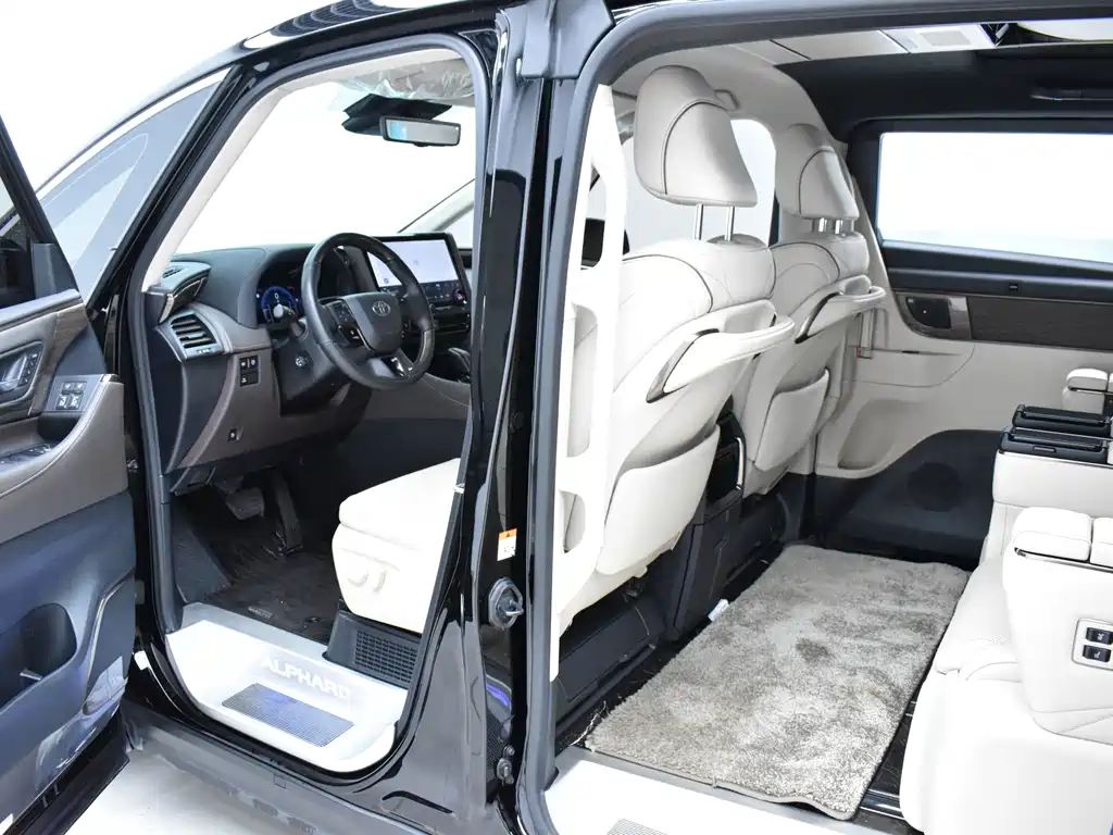 Toyota Alphard — миниатюра 20