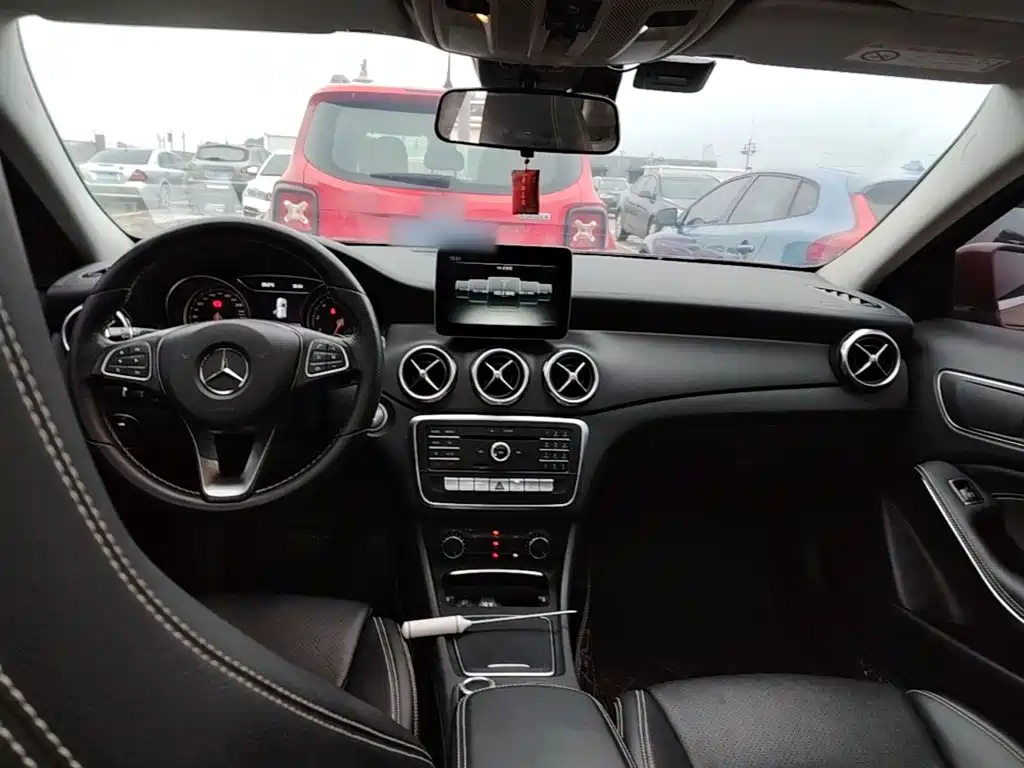 Mercedes-Benz GLA — миниатюра 10