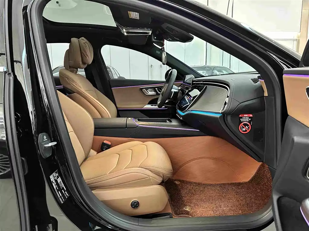 Mercedes-Benz E-Class — миниатюра 32