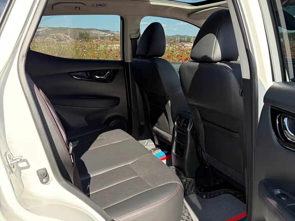 Nissan Qashqai — миниатюра 8