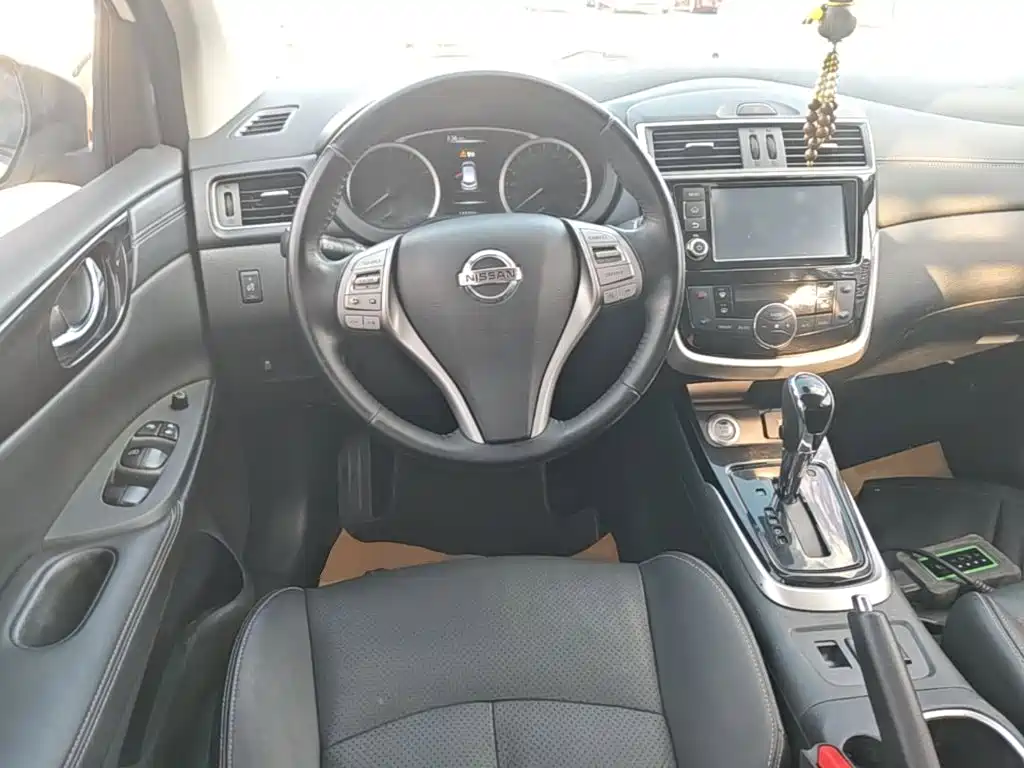 Nissan Tiida — миниатюра 11
