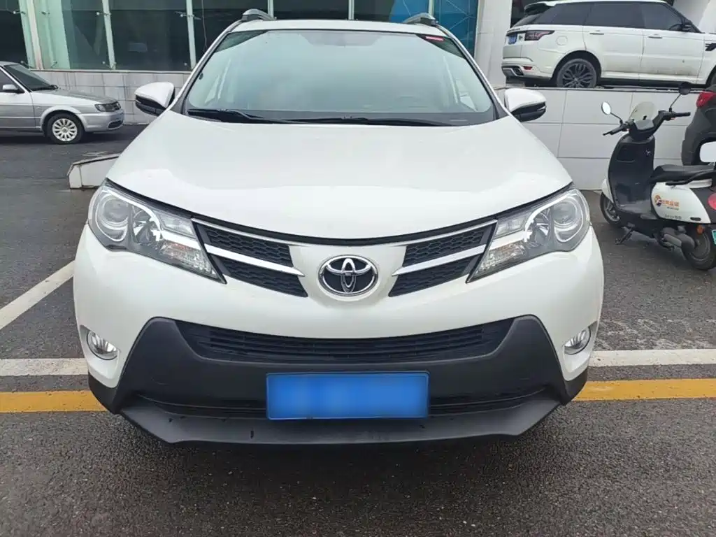 Toyota RAV4 — миниатюра 3