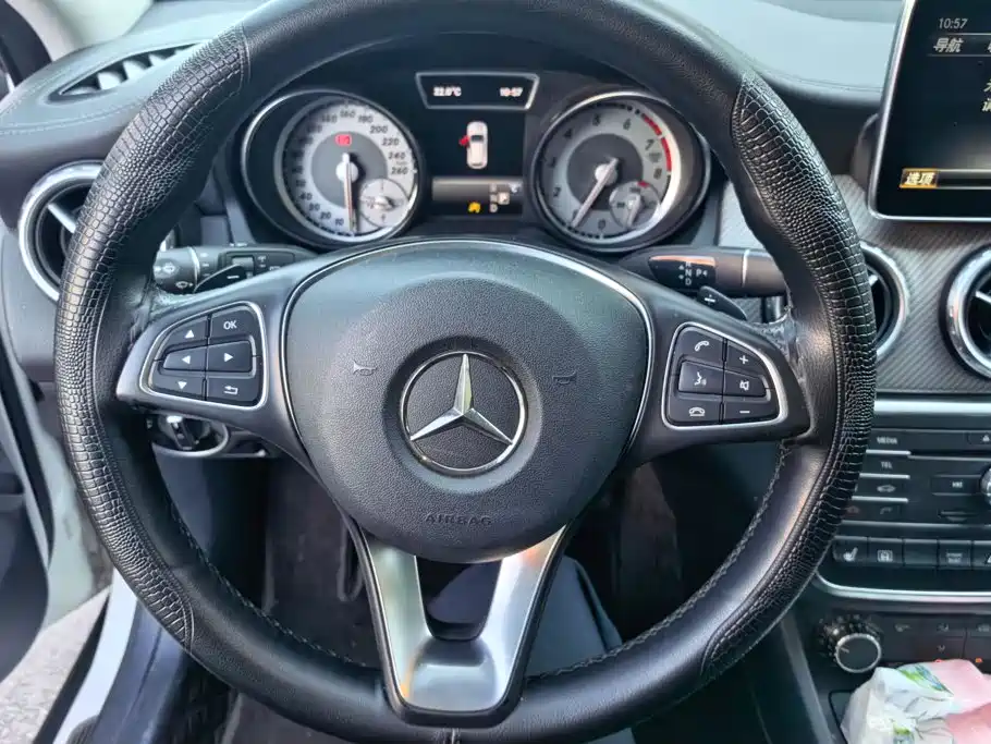 Mercedes-Benz GLA — миниатюра 15