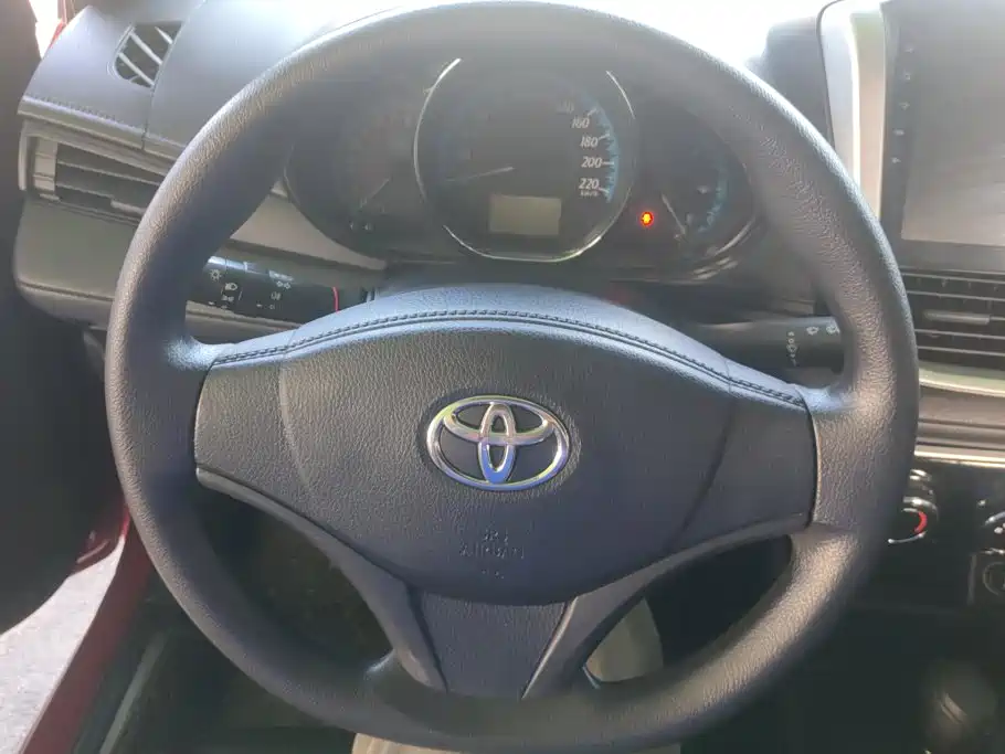 Toyota Yaris L — миниатюра 15