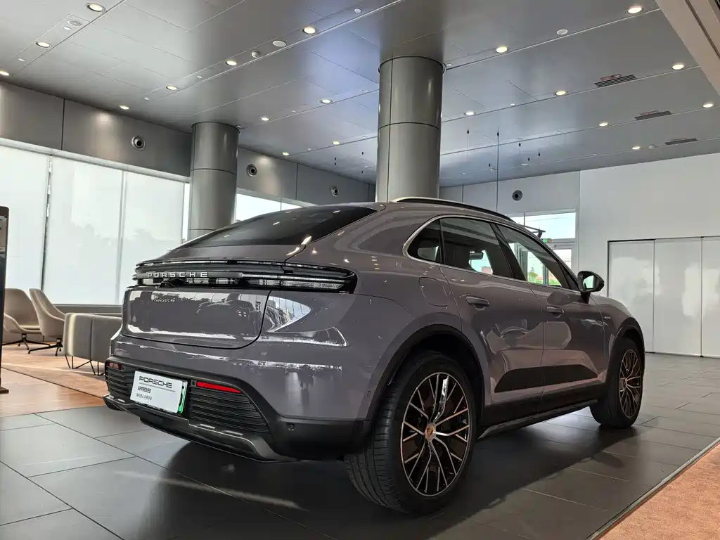 Porsche Macan — миниатюра 4