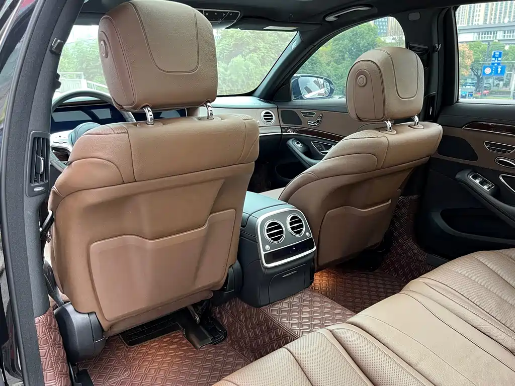 Mercedes-Benz S-Class — миниатюра 12