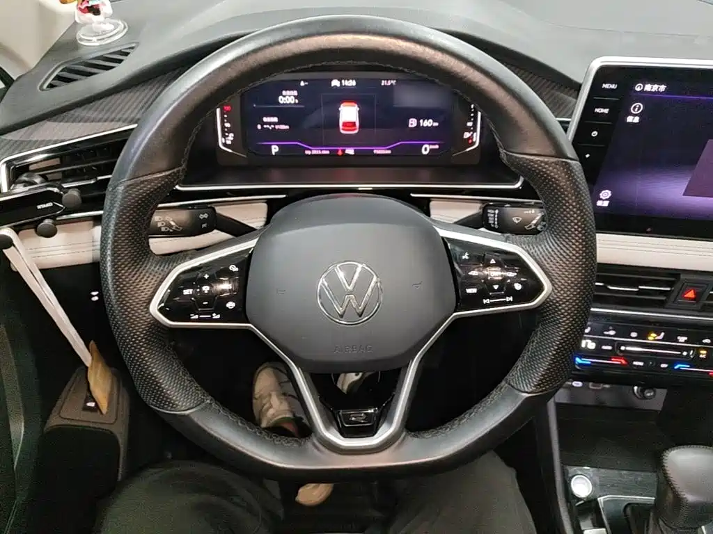 Volkswagen Tiguan L — миниатюра 11